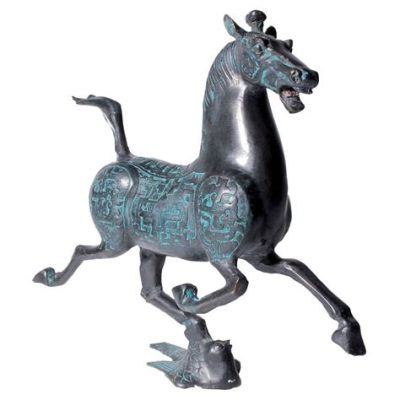  Le Cheval de bronze ! Une représentation fascinante du pouvoir et de la majesté dans l'art chinois Han