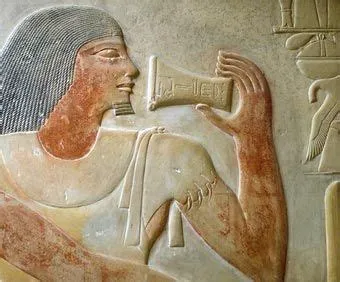 Le Portrait de Ptahhotep en relief égyptien: Une fenêtre sur l'éternité et la sagesse!